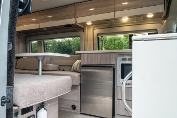 Od pustego busa do domu na kołach, czyli jak przerobić busa na kampera?